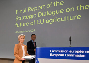 Von der Leyen alla presentazione del rapporto sul Dialogo strategico per il futuro dell'agricoltura Ue. Credit: Nicolas Tucat / AFP